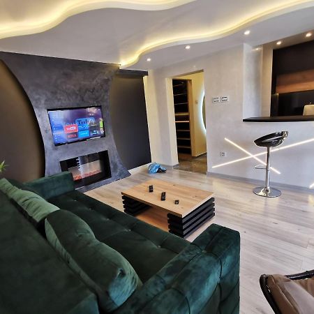 Brend New Luxurious Apartment In Downtown With Free Parking Новий Сад Екстер'єр фото