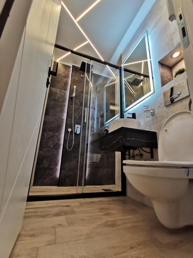 Brend New Luxurious Apartment In Downtown With Free Parking Новий Сад Екстер'єр фото